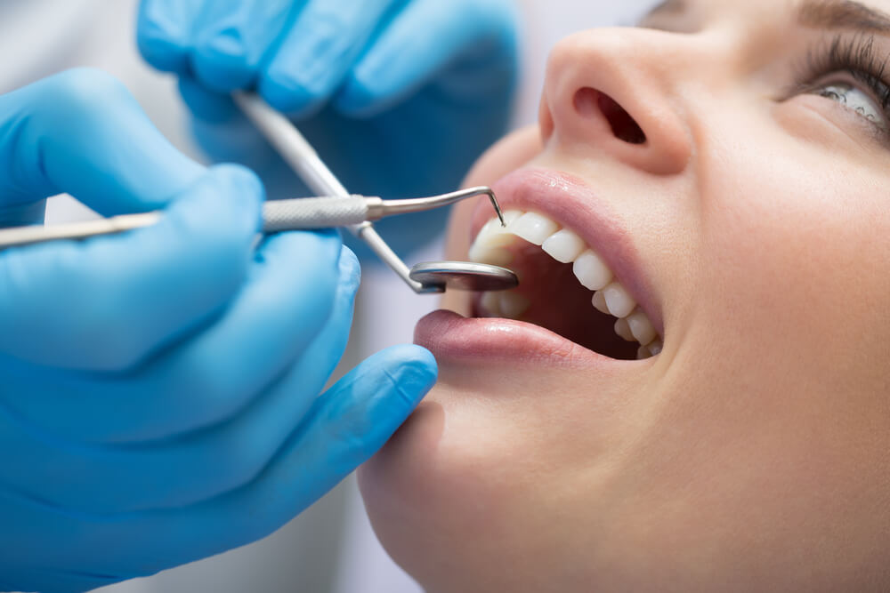Stomatologia zachowawcza – typowe zabiegi w gabinecie dentystycznym